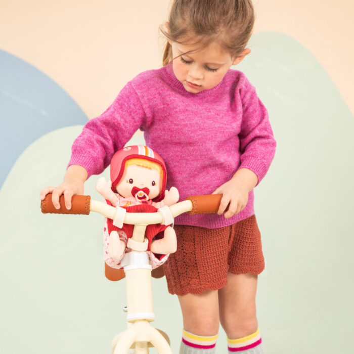 poupee-en-tissu-et-siege-velo-lena
